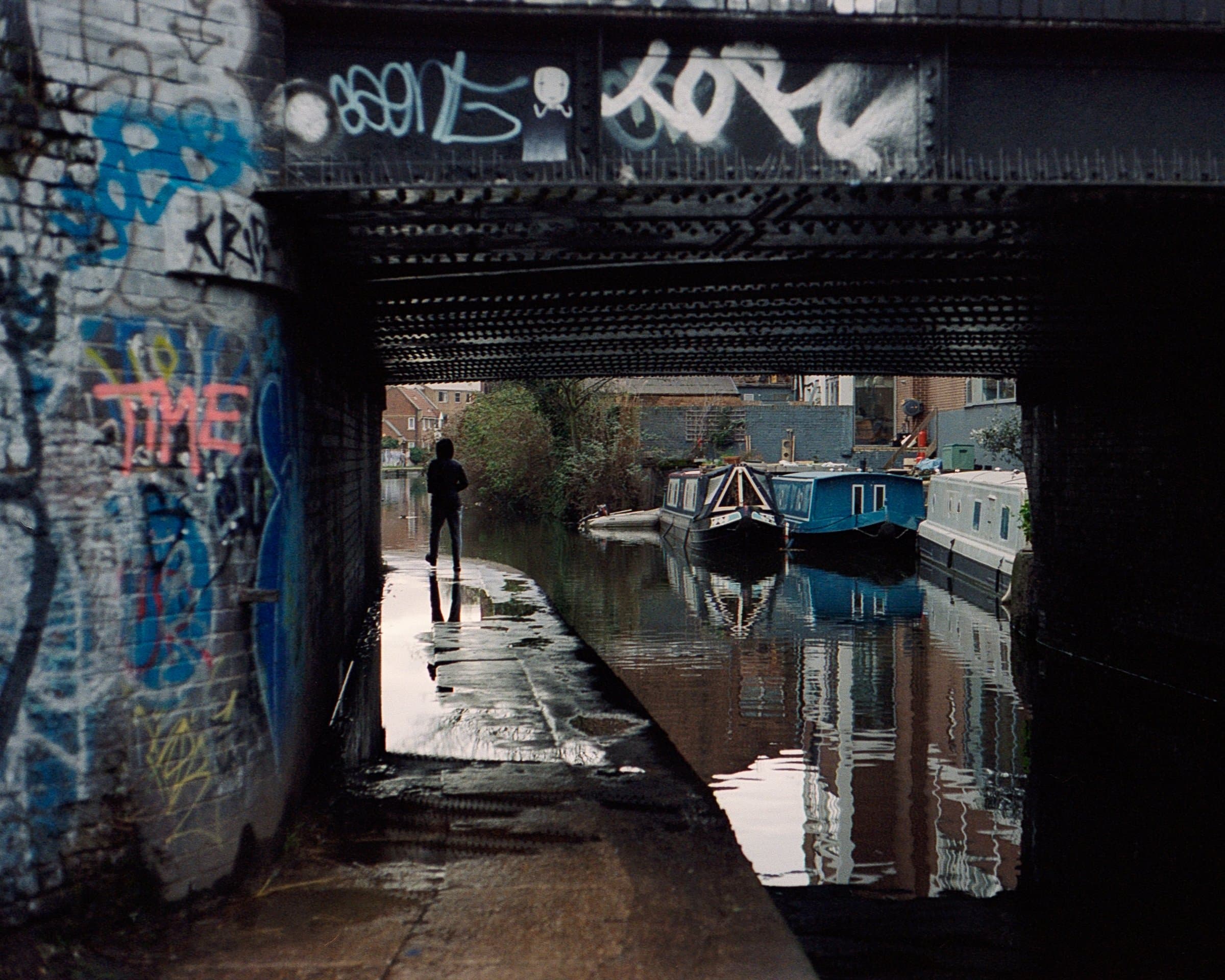 Silhouettes on the canal